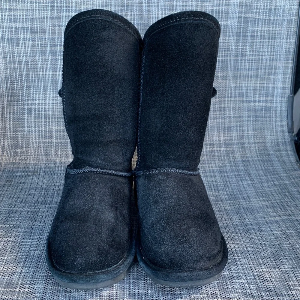 BearPaw Boshie Black Suede Cozy Winter Boots Girls size 1